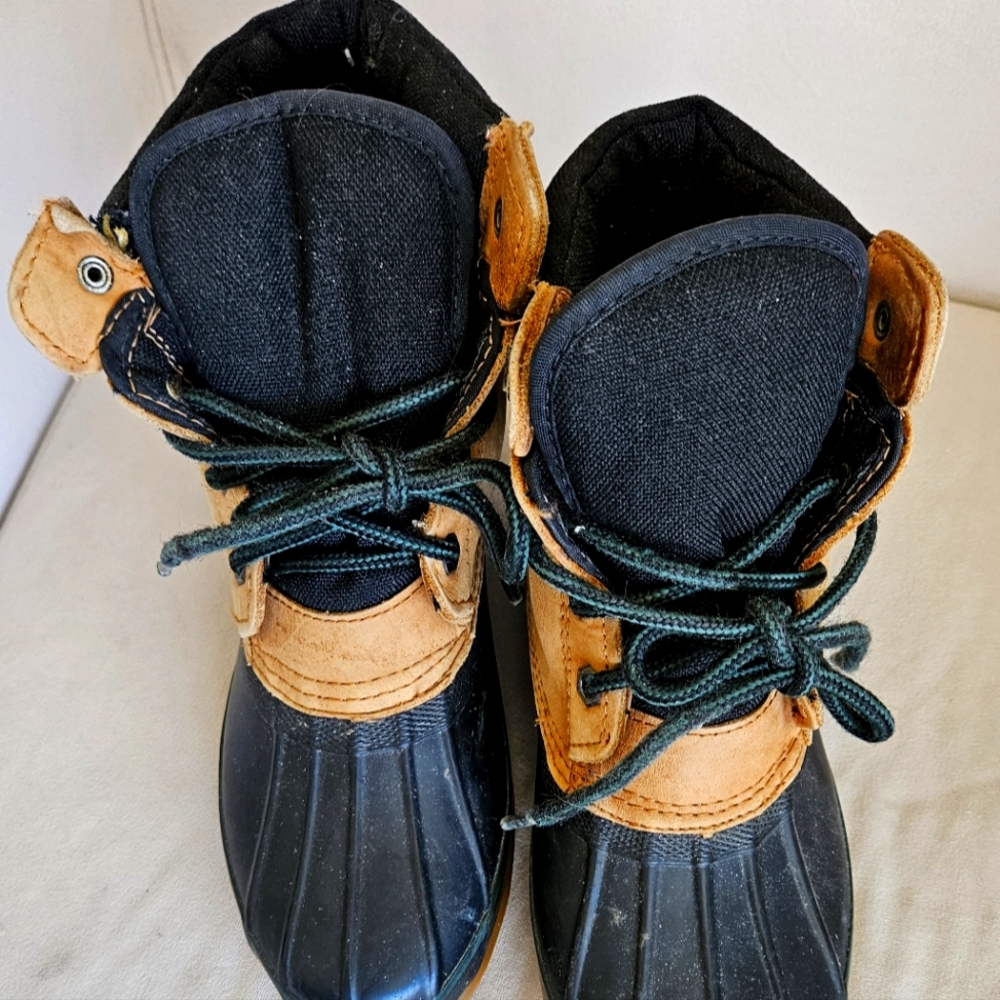 Womens Lands End Duck Thinsulate Boots.  Size 8.